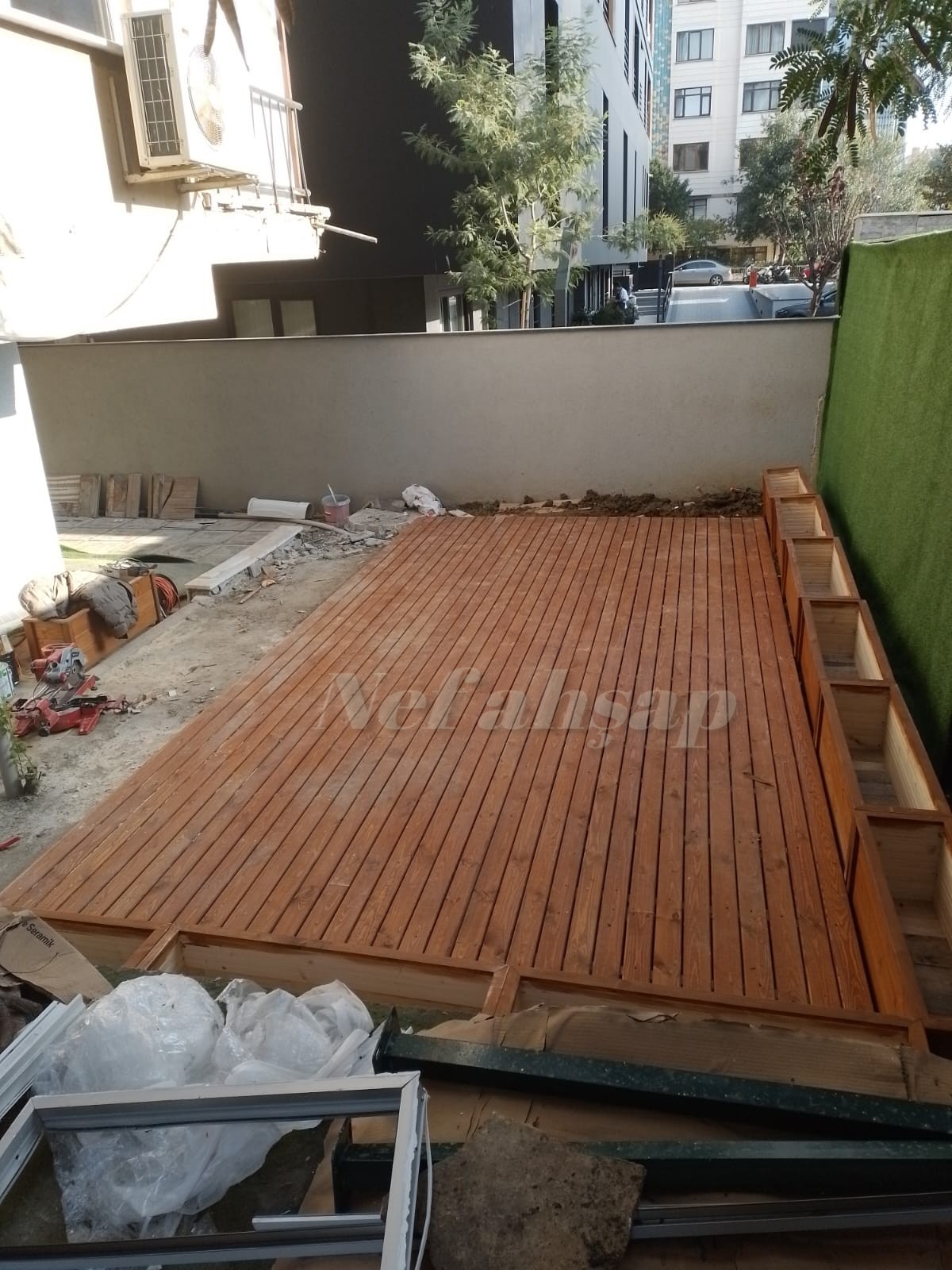 Çam ağacı deck